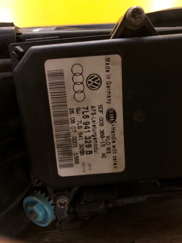 Фара левая TOUAREG 02-10