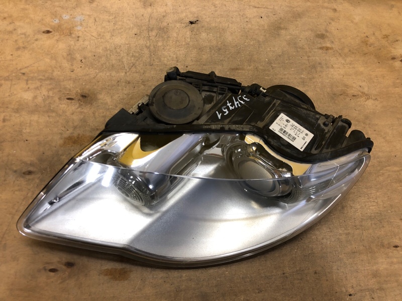 Фара левая TOUAREG 02-10