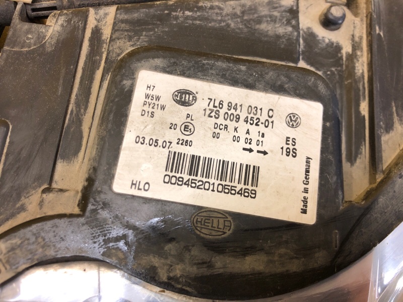 Фара левая TOUAREG 02-10