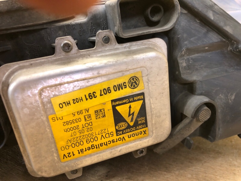 Фара левая TOUAREG 02-10