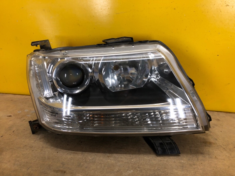 Фара правая SUZUKI GRAND VITARA 05-15