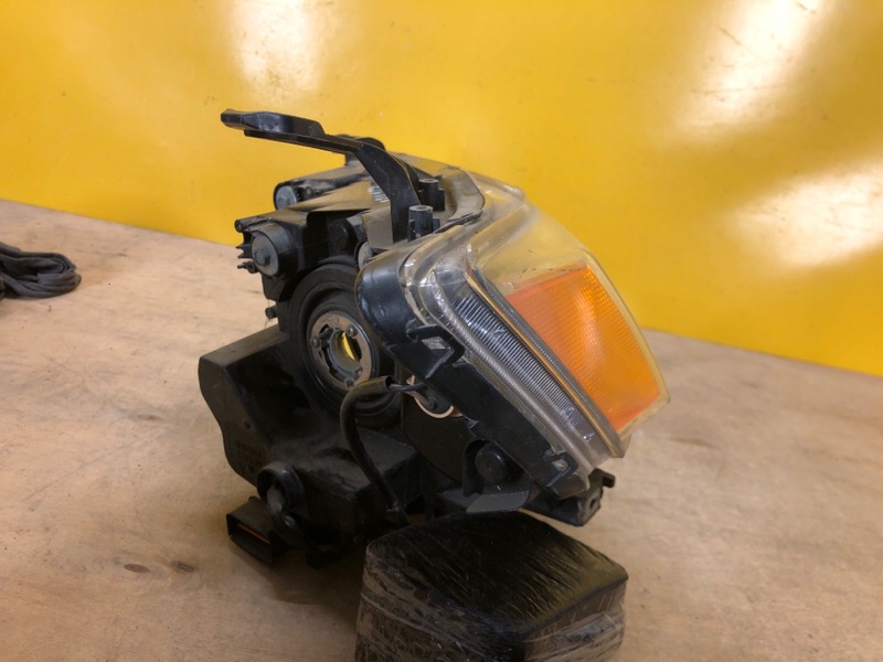 Фара правая OUTLANDER XL 05-13