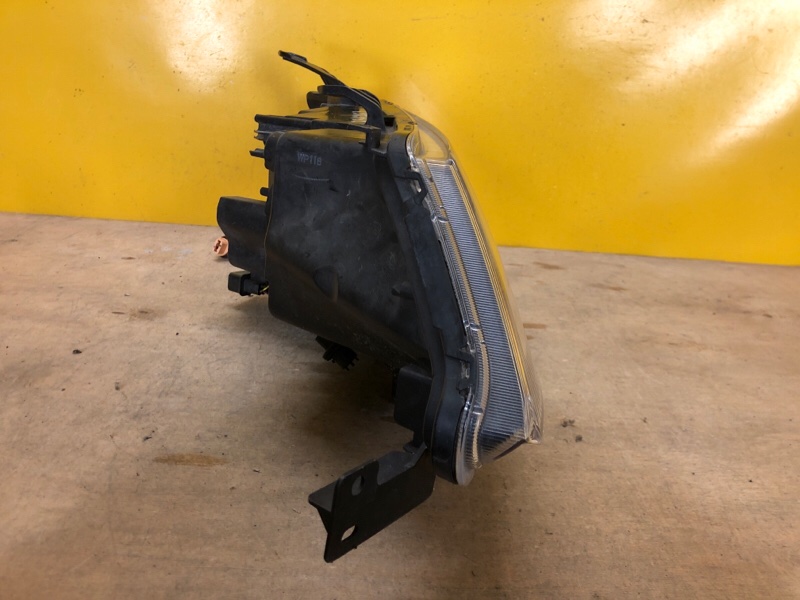 Фара левая OUTLANDER XL 05-13