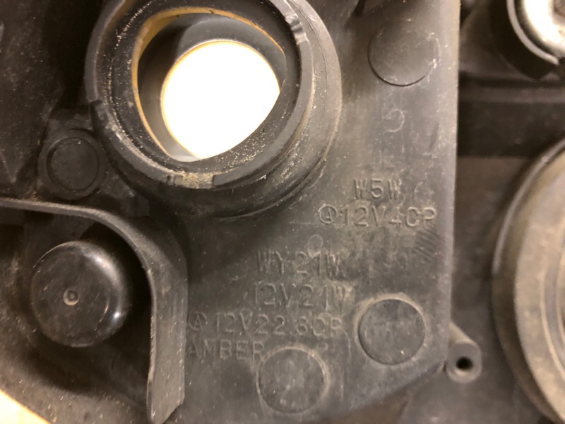 Фара левая OUTLANDER XL 05-13