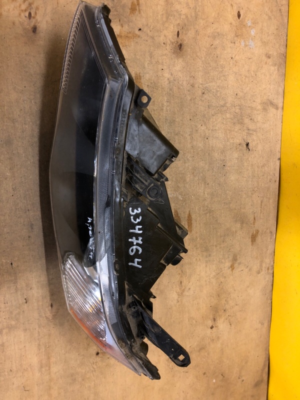 Фара левая OUTLANDER XL 05-13