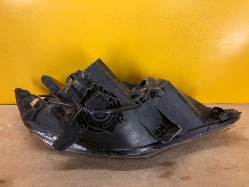 Фара левая OUTLANDER XL 05-13