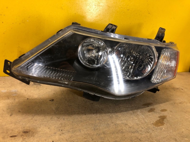 Фара левая MITSUBISHI OUTLANDER XL 05-13 Фара левая MITSUBISHI OUTLANDER XL 05-13