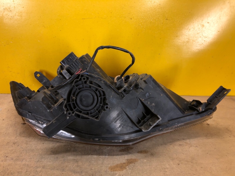 Фара левая OUTLANDER XL 05-13 Фара левая OUTLANDER XL 05-13