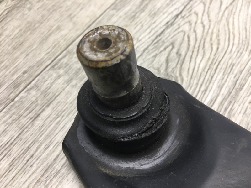 Рычаг передней подвески нижний передний правый EDGE 06-14 2010 T35PDED