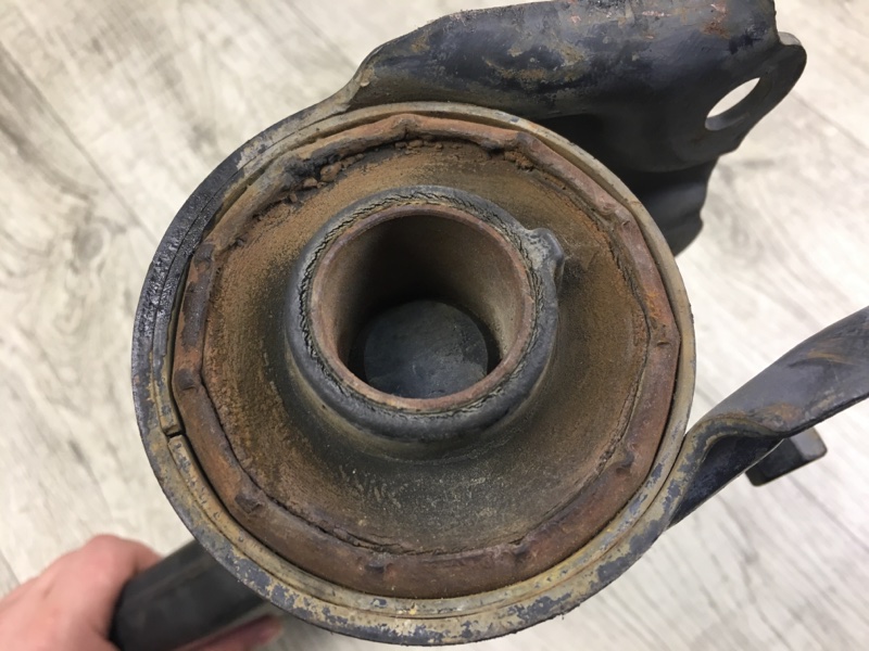 Рычаг передней подвески нижний передний правый EDGE 06-14 2010 T35PDED