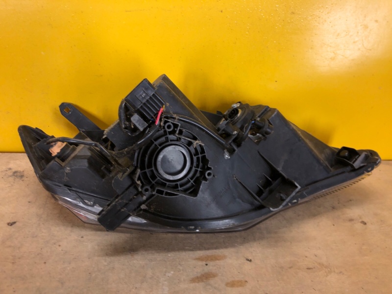 Фара левая OUTLANDER XL 05-13 Фара левая OUTLANDER XL 05-13