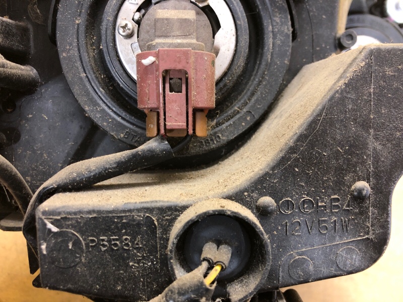 Фара левая OUTLANDER XL 05-13 Фара левая OUTLANDER XL 05-13