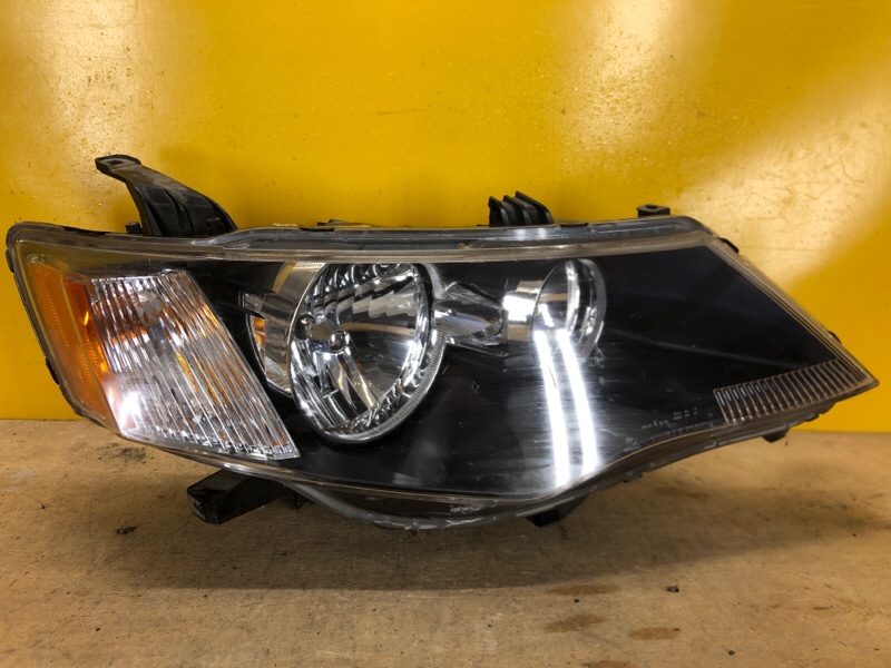 Фара правая MITSUBISHI OUTLANDER XL 05-13 8301A152 Б/У