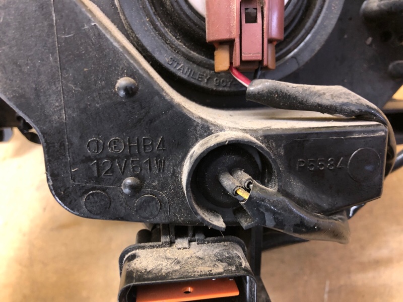 Фара правая OUTLANDER XL 05-13 Фара правая OUTLANDER XL 05-13