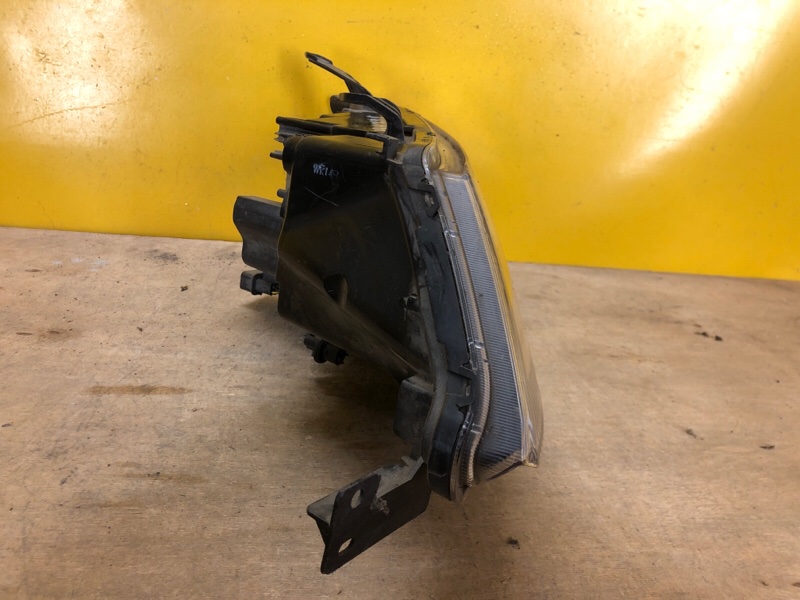 Фара левая OUTLANDER XL 05-13