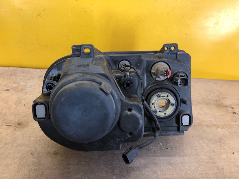 Фара левая 300 04-10 Фара левая 300 04-10