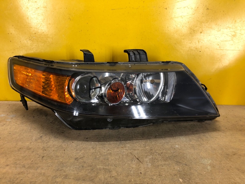 Запчасть фара правая HONDA ACCORD CL7 / TSX 03-08 33101-SEC-A62 Б/У Фара правая HONDA ACCORD CL7 / TSX 03-08 33101-SEC-A62 Б/У