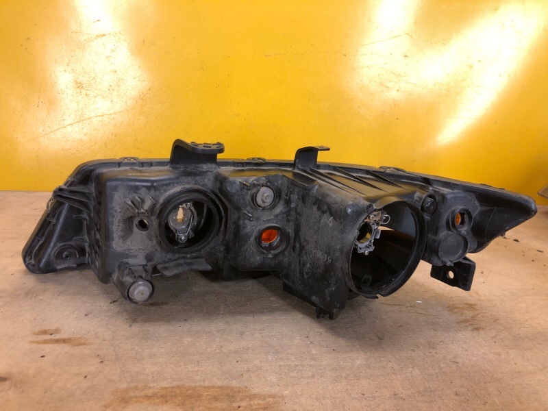 Фара правая ACCORD CL7 / TSX 03-08 Фара правая ACCORD CL7 / TSX 03-08