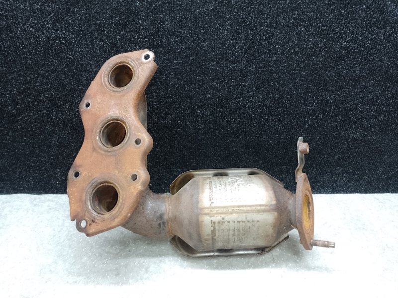 Катализатор левый TOYOTA VENZA 09-16 2009 3.5 2GR-FE 17150-0P040 Б/У