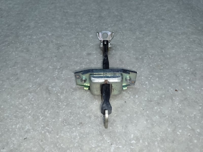 Ограничитель двери передний левый RAV4 13-19 Ограничитель двери передний левый RAV4 13-19