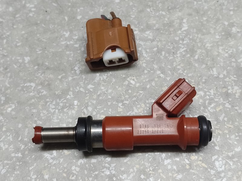 Запчасть форсунка топливная TOYOTA VENZA 09-16 2009 3.5 2GR-FE 23209-0P040 Б/У Форсунка топливная TOYOTA VENZA 09-16 2009 3.5 2GR-FE 23209-0P040 Б/У