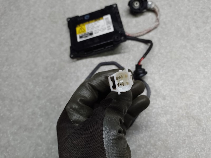 Блок розжига ксенона правый CAMRY 40 06-11