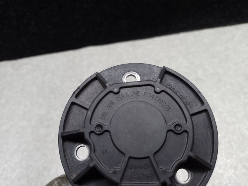 Клапан изменения фаз ГРМ PASSAT B8 14- 2016 Седан 1.8 CPRA