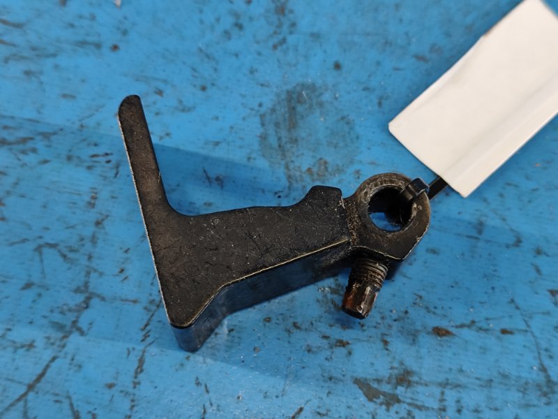 Петля двери правая AUDI A6 (C7) 11-18 CGXB 3.0T