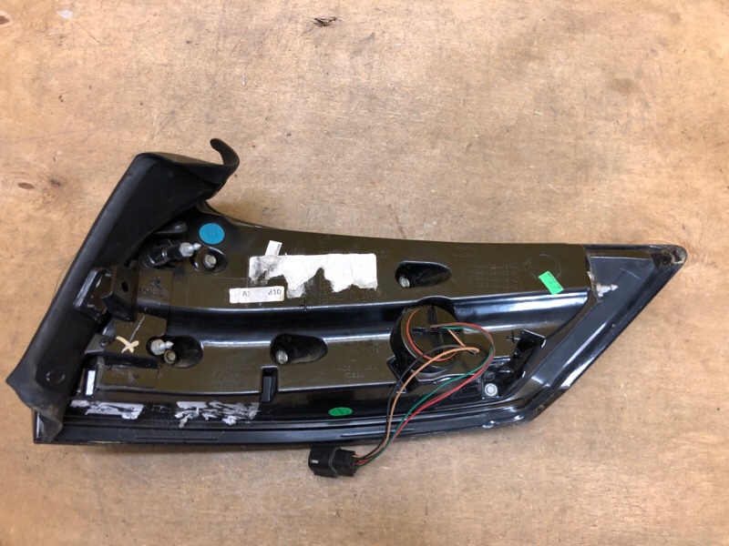 Фонарь наружный левый EDGE 15-