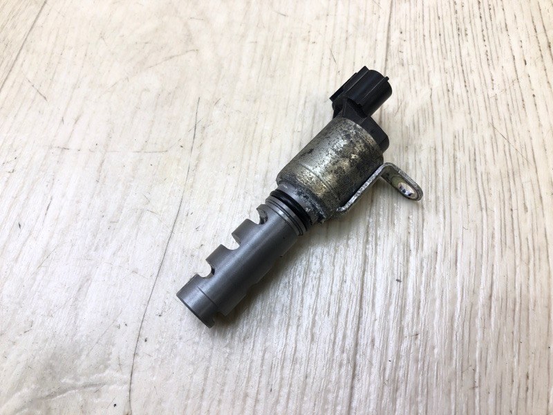 Клапан изменения фаз ГРМ правый LEXUS LS460 06-12 2011 USF40 4.6 1533038010 Б/У