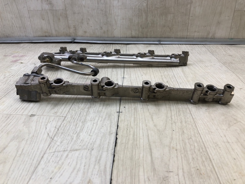 Топливная рейка LS460 06-12 2011 USF40 4.6