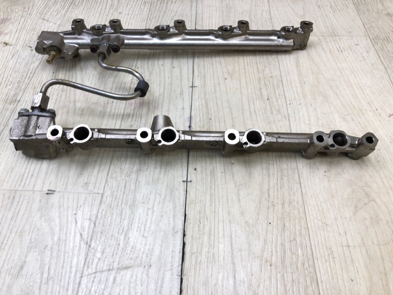 Топливная рейка LS460 06-12 2011 USF40 4.6