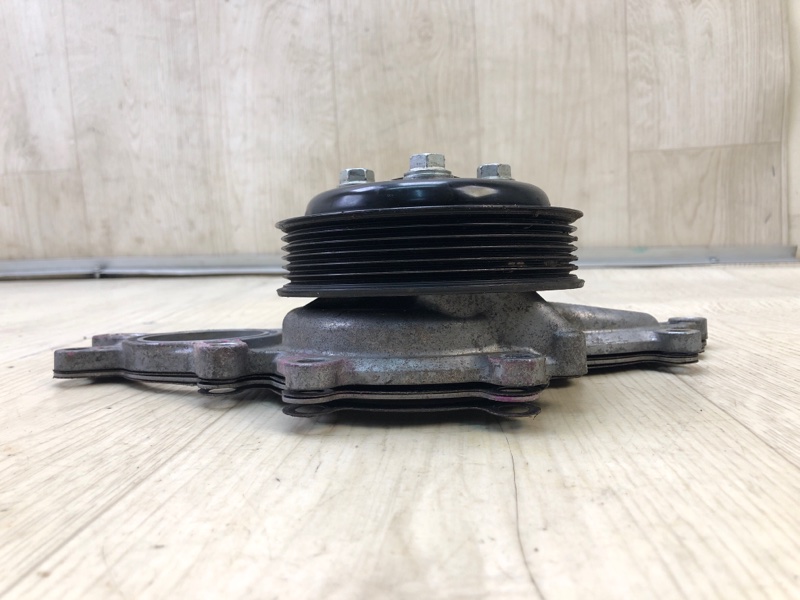 Помпа LS460 06-12 2011 USF40 4.6