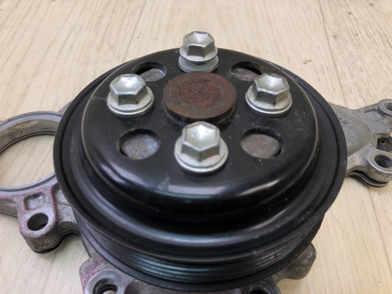 Помпа LEXUS LS460 06-12 USF40 4.6