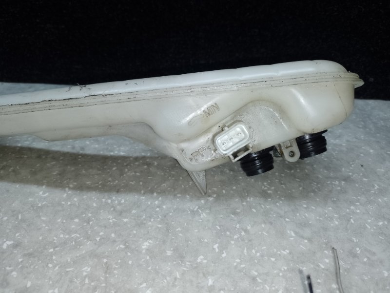 Бачок главного тормозного цилиндра MAZDA CX-9 06-16 Внедорожник 3.7 Бачок главного тормозного цилиндра MAZDA CX-9 06-16 Внедорожник 3.7