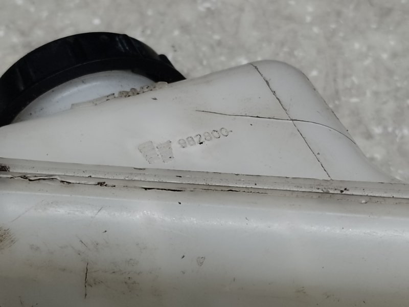 Бачок главного тормозного цилиндра CX-9 06-16 2008 Внедорожник 3.7 Бачок главного тормозного цилиндра CX-9 06-16 2008 Внедорожник 3.7