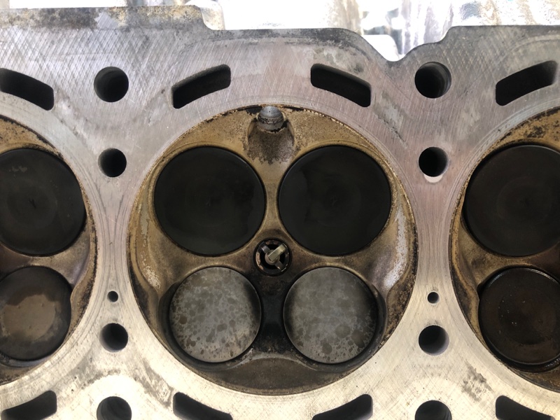 Головка блока цилиндров правая LS460 06-12 2011 USF40 4.6