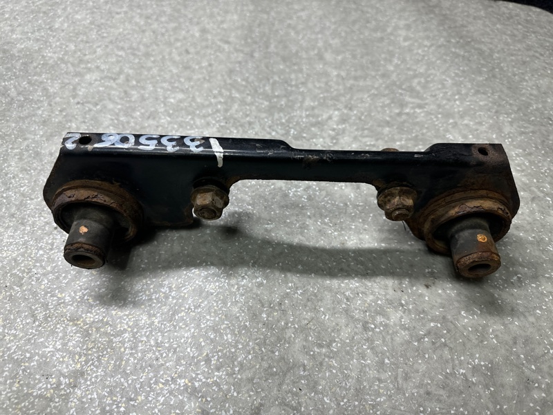 Кронштейн редуктора задний X-TRAIL/ROGUE T32 13-20