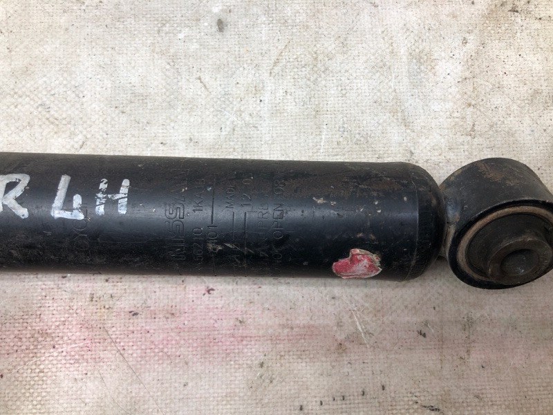 Амортизатор задний левый NISSAN JUKE 10-19