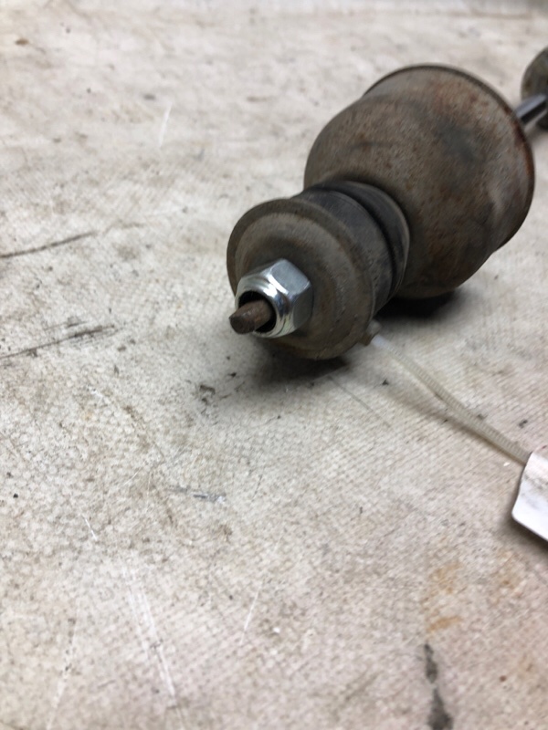 Амортизатор задний левый JUKE 10-19