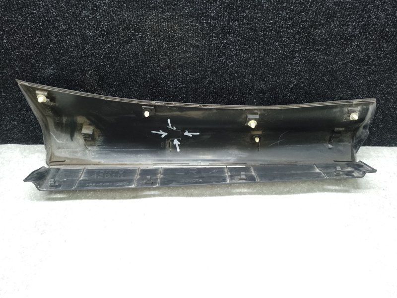 Накладка двери задняя левая RAV4 13-19