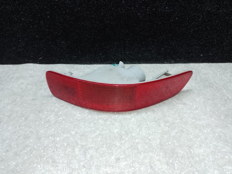 Катафот R правый задний MITSUBISHI OUTLANDER XL 05-13 8352A006 Б/У