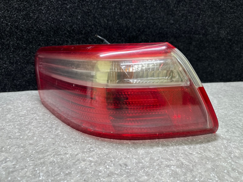 Фонарь наружный левый CAMRY 40 06-11 Фонарь наружный левый CAMRY 40 06-11