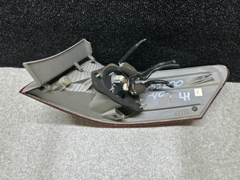 Фонарь наружный левый CAMRY 40 06-11 Фонарь наружный левый CAMRY 40 06-11