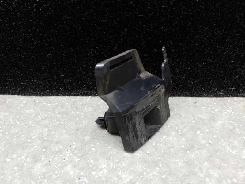 Кронштейн задний левый LAND CRUISER PRADO 120 02-09