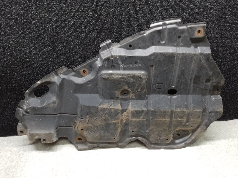 Защита двигателя правая CAMRY 40 06-11