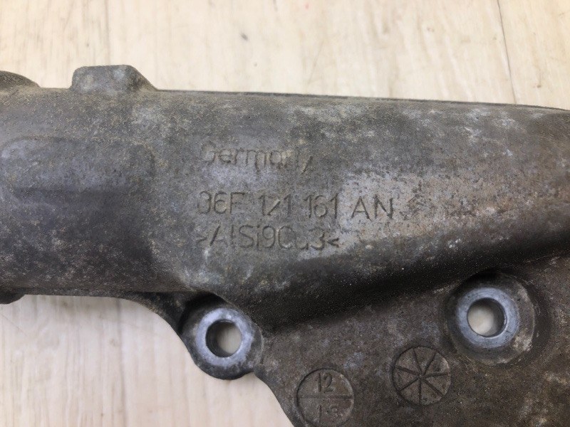 Крышка термостата CAYENNE 10-18 2010 958 3.0 M06.EC Крышка термостата CAYENNE 10-18 2010 958 3.0 M06.EC