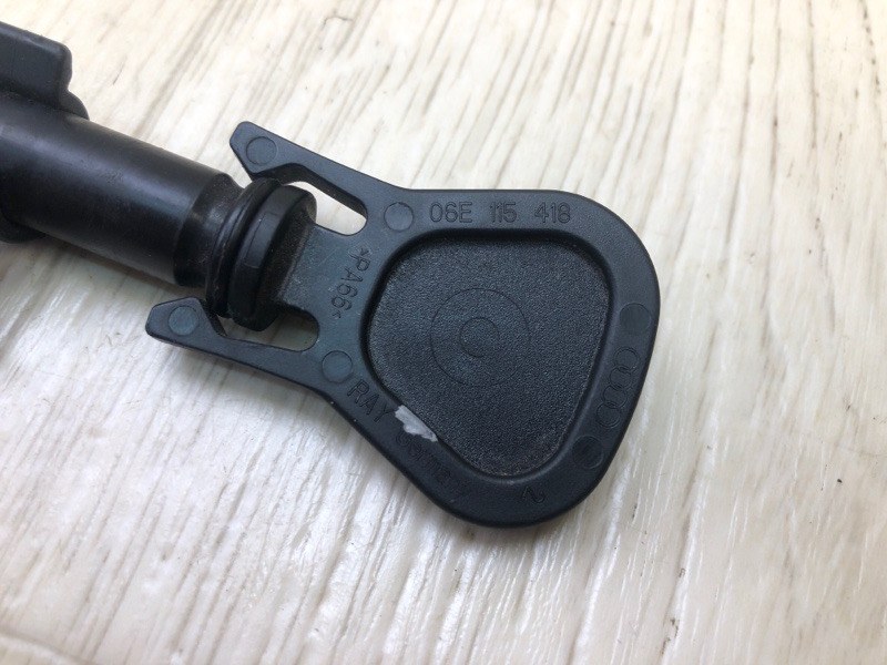 Направляющая масляного щупа CAYENNE 10-18 2010 958 3.0 M06.EC