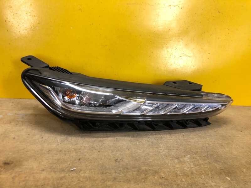 Дневной ходовой огонь правый HYUNDAI KONA OS 17-23