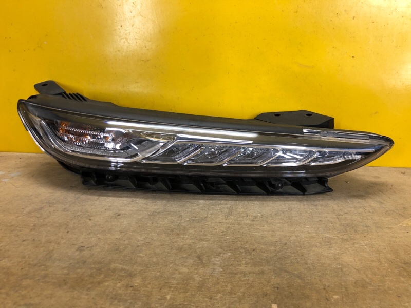 Дневной ходовой огонь правый HYUNDAI KONA OS 17-23 92208-J9000 Б/У